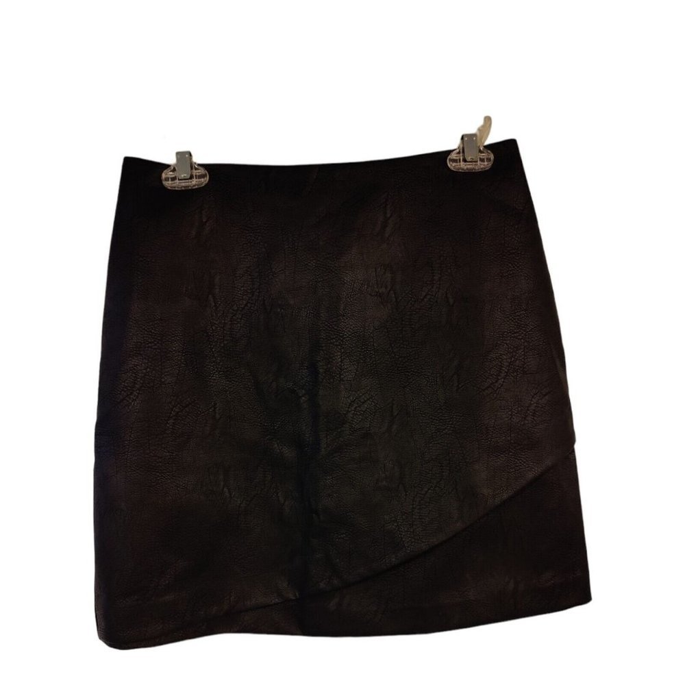 Club Monaco Women's Black Faux Leather Mini Skirt Size 4